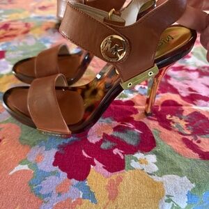 Michael Kors Heels Metallic Gold & Tortoise
